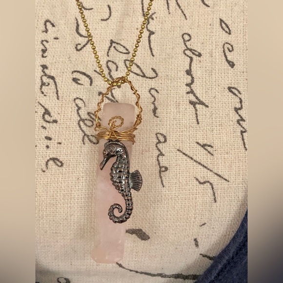 Rose Quartz Seahorse with wire wrapping necklace - Picture 3 of 9